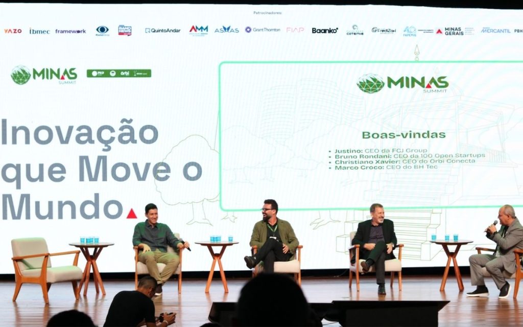 Marco Crocco ao lado de Justino, Bruno Rondani e Christiano Xavier na abertura oficial do Minas Summit