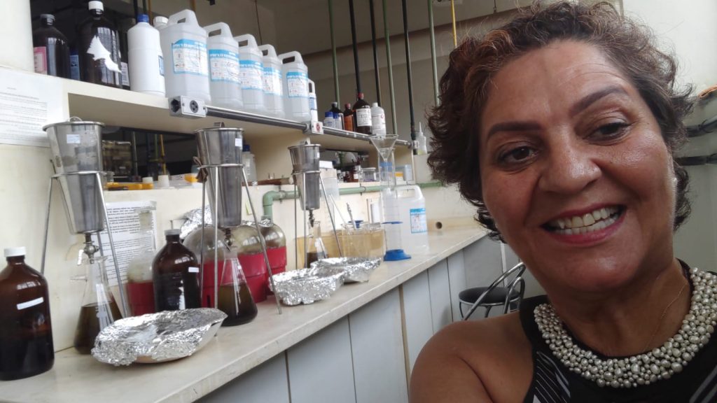 Diana no laboratório da DSBio