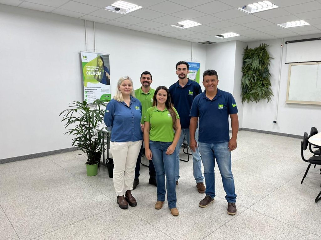 Equipe da Biosfera posa para foto