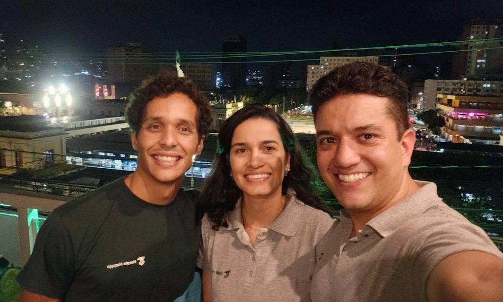 CEO João Vitor Moraes e sócios da Harpia Harpyja posam para foto