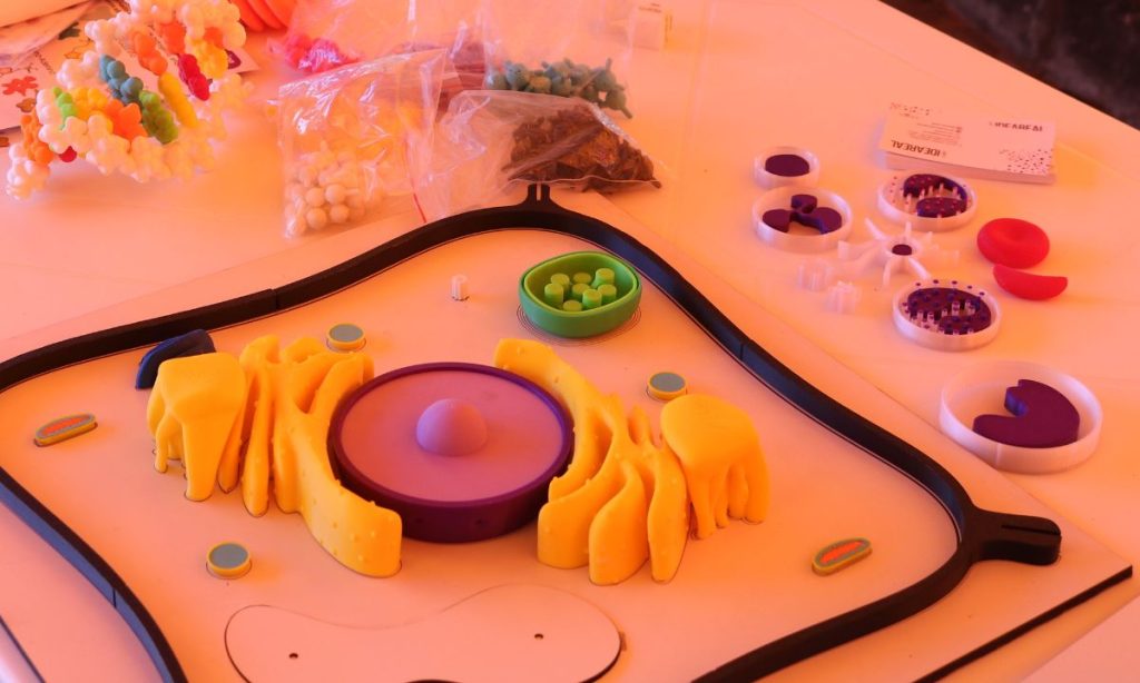 Célula formada com dispositivos 3D em tamanho real.