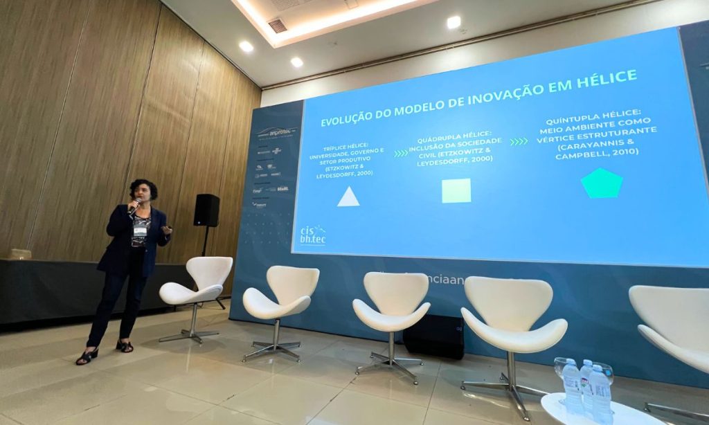 Camila Viana apresenta o CIS na Conferência Anprotec 2025