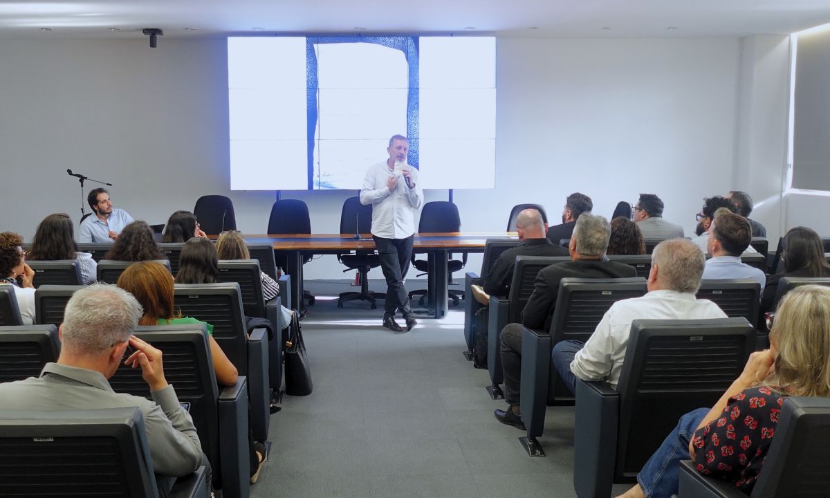 Marco Crocco faz apresentação em encontro na Fapemig