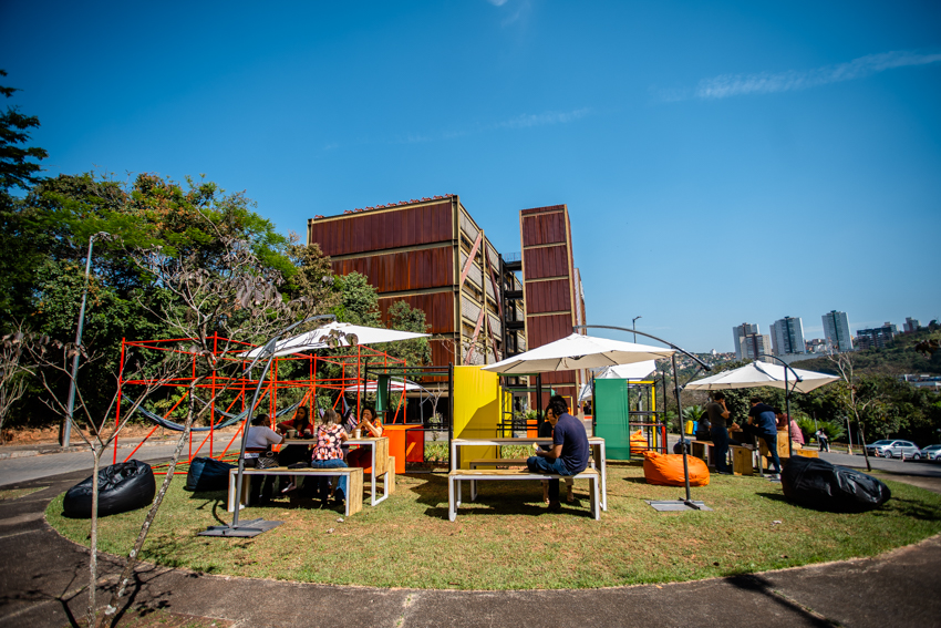 Vitrine conta com espaço de interação e descanso | Crédito: Leandro Miranda/BH-TEC