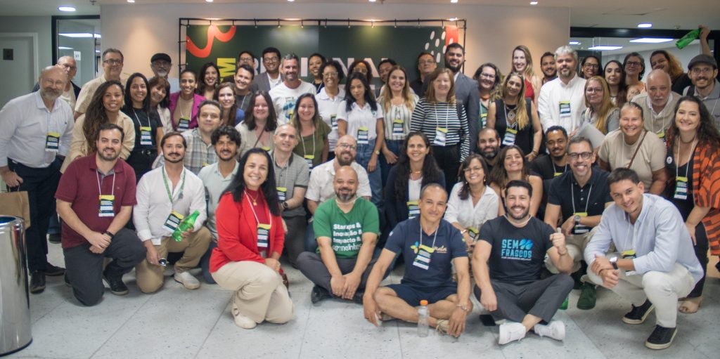 Foto com os presentes no primeiro Fórum Sudeste