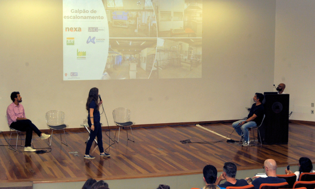 Participante do InovaLab apresenta desenvolvimentos ao final do ciclo 2