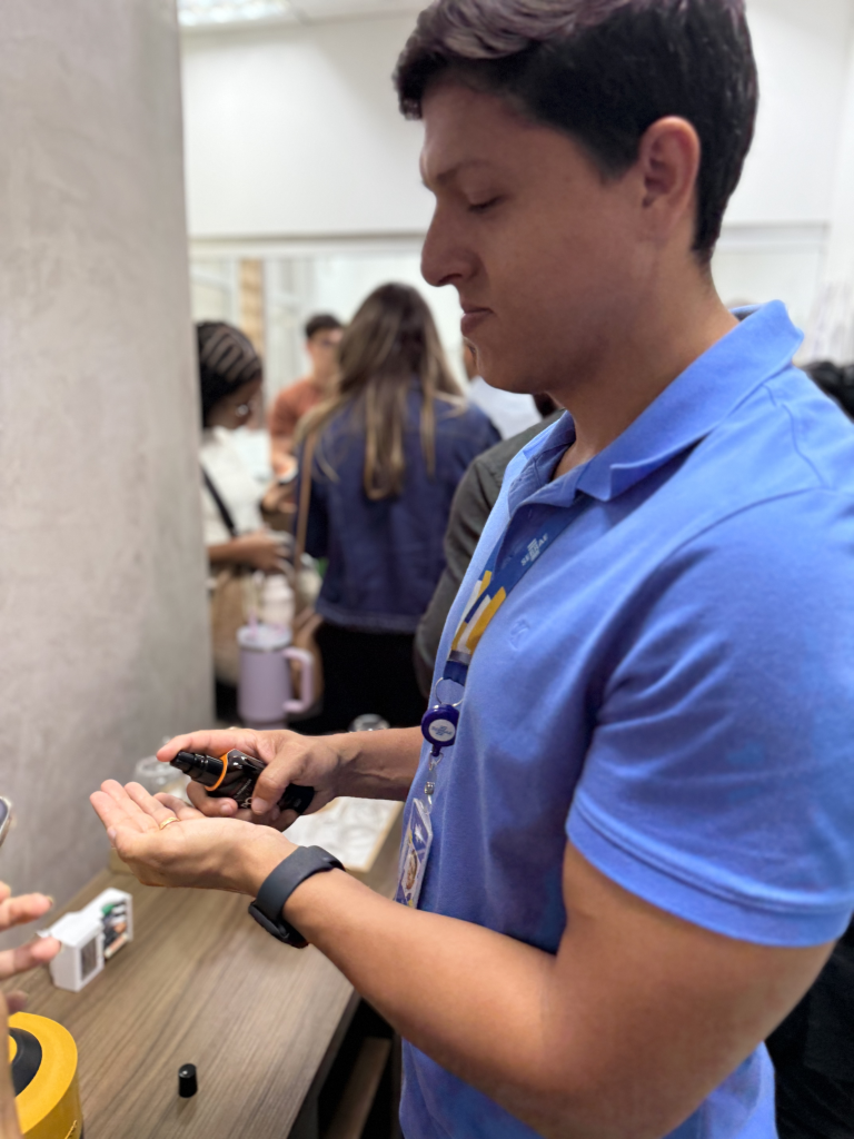 Diogo Lisboa testa Poof, desenvolvimento de nanopartículas da NanoBrasil