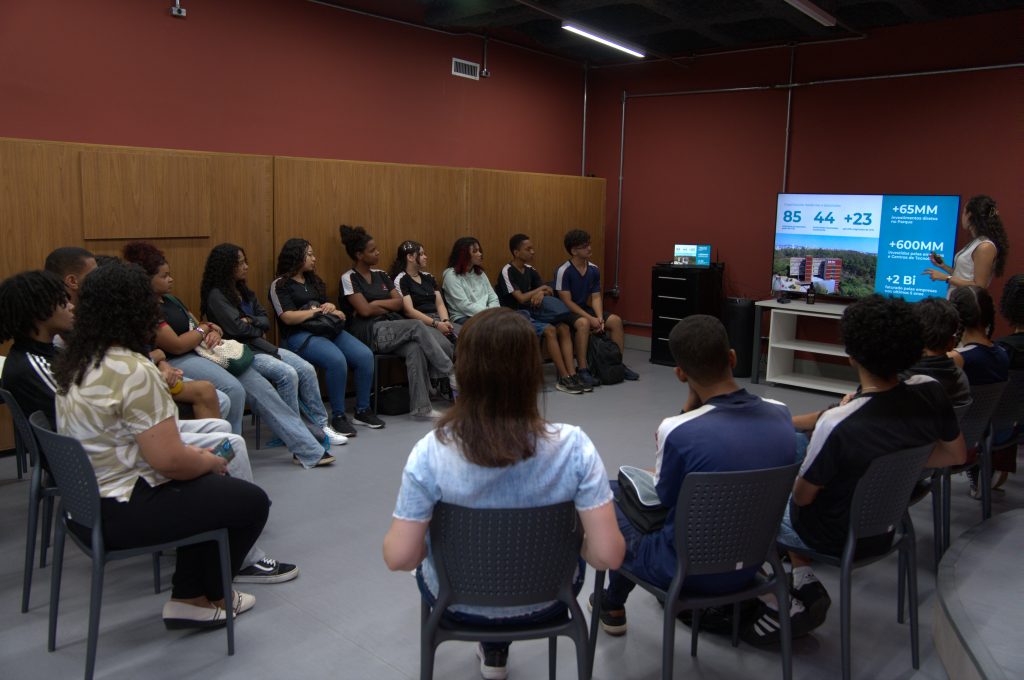 Alunos passaram por ambientação no Hub de Inovação.