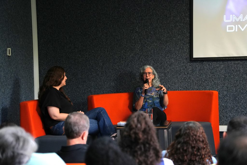 Vanessa Fagundes e Luisa Massarani debatem divulgação científica