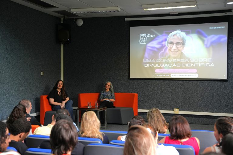 Luisa Massarani e Vanessa Fagundes debatem estratégias para a divulgação científica