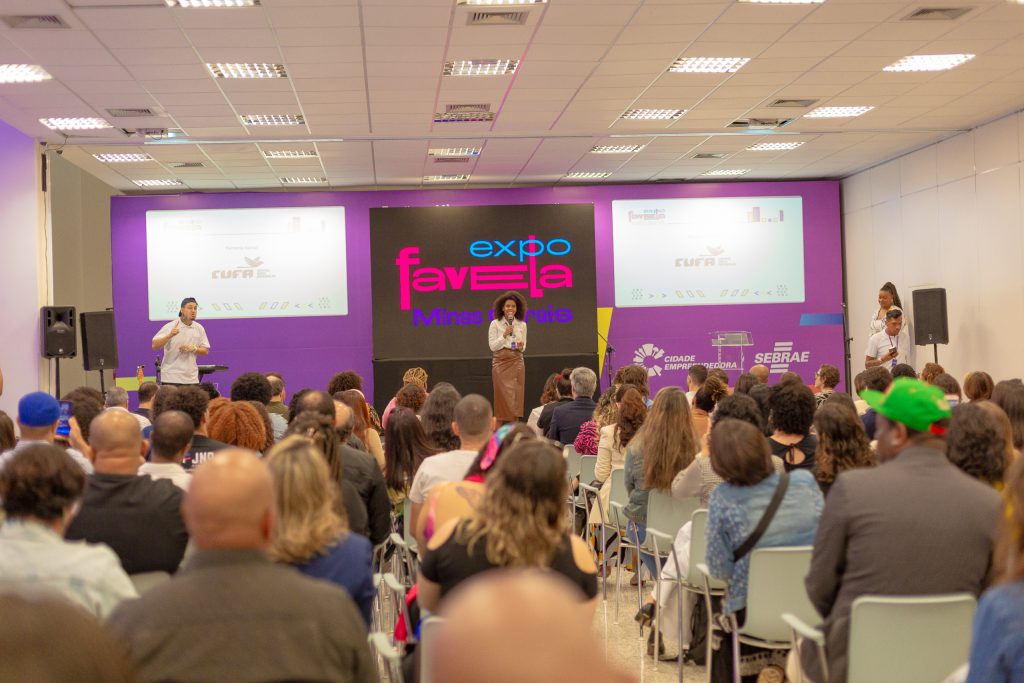 Plateia em palestra da Expo Favela Minas Gerais 2026