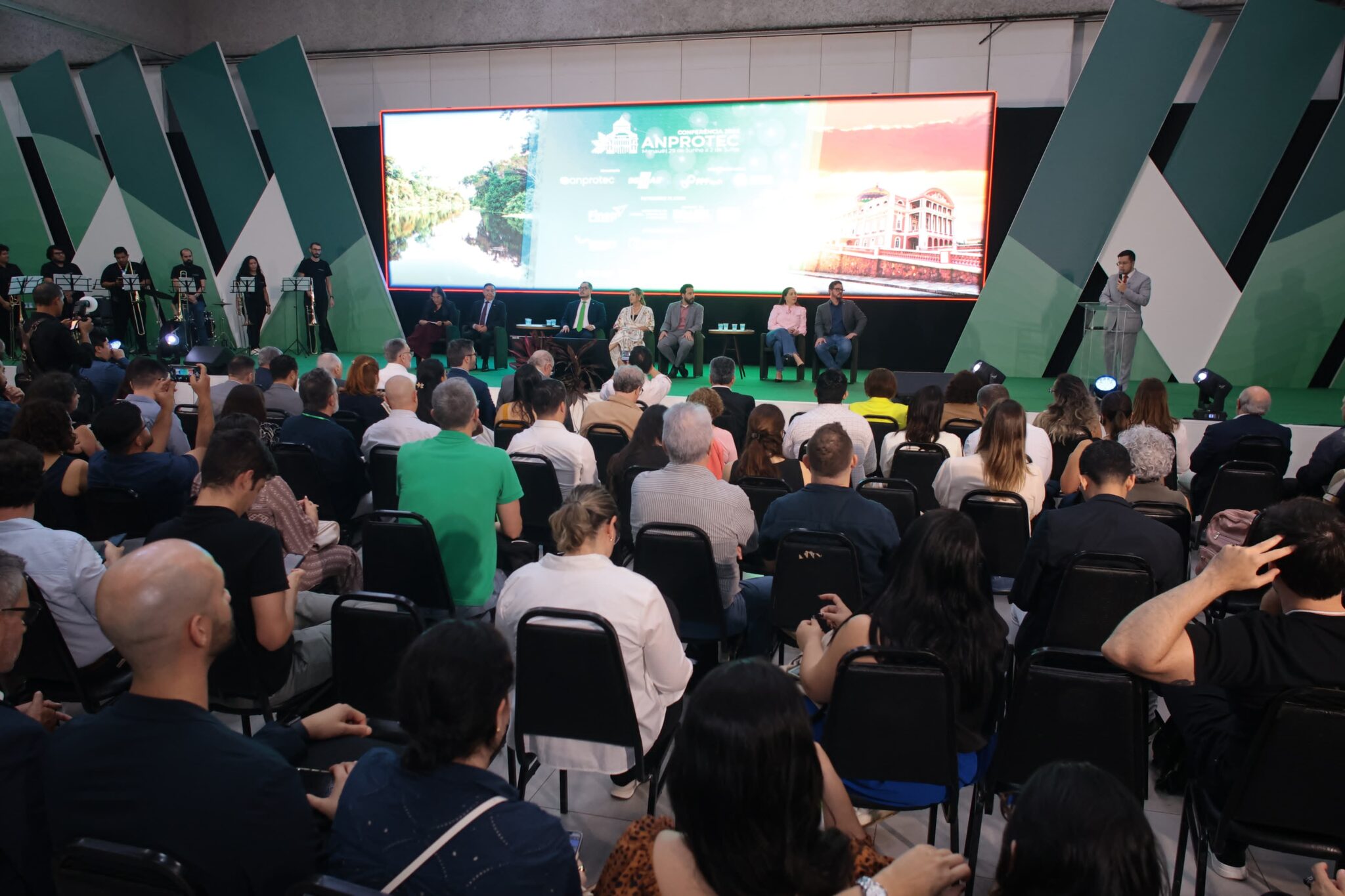Plateia da 36a Conferência Anprotec, em Manaus